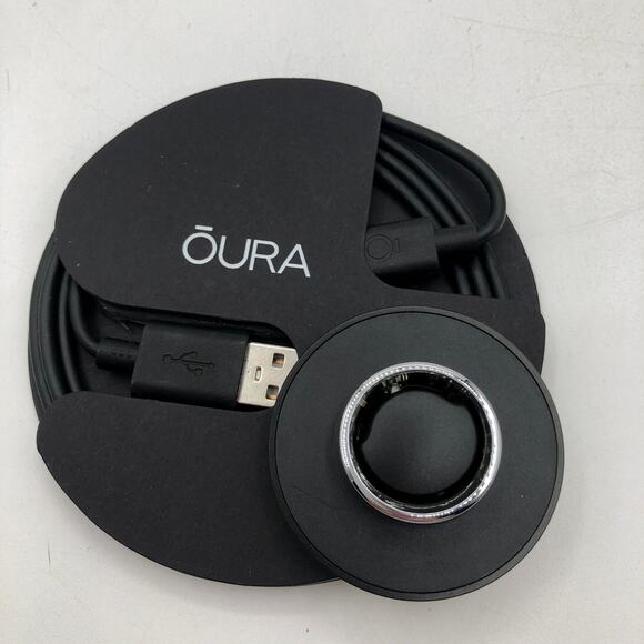 Oura Ring Gen 3 Horizon Silver 9 Worn 2 Wks Works Perfectly looks Great! - Picture 1 of 5